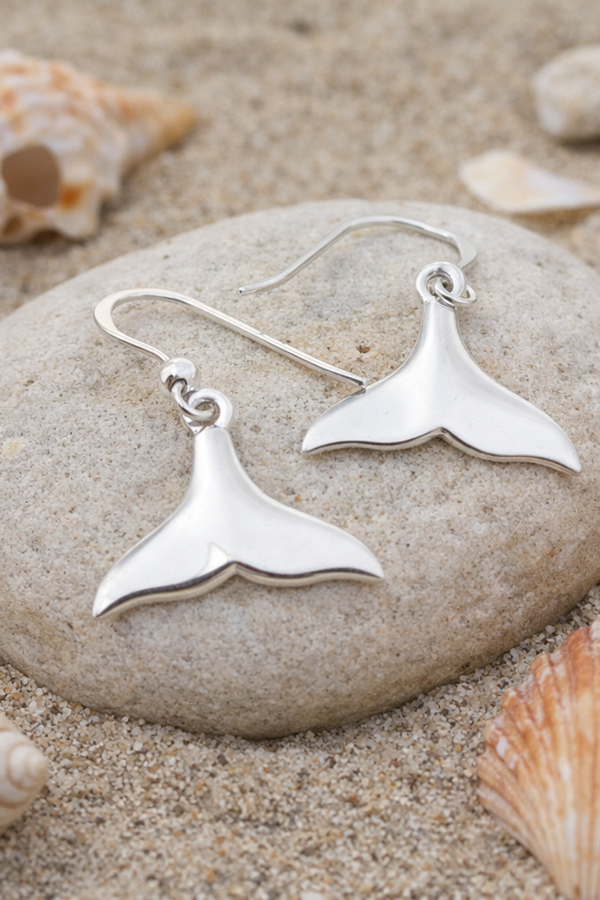 Ava – ocean grace in silver flow