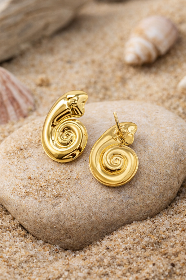 Charlotte – sculptural spiral elegance in gold