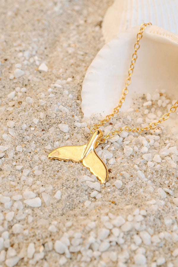 Ariana – golden tail, ocean-inspired, delicate, minimal necklace